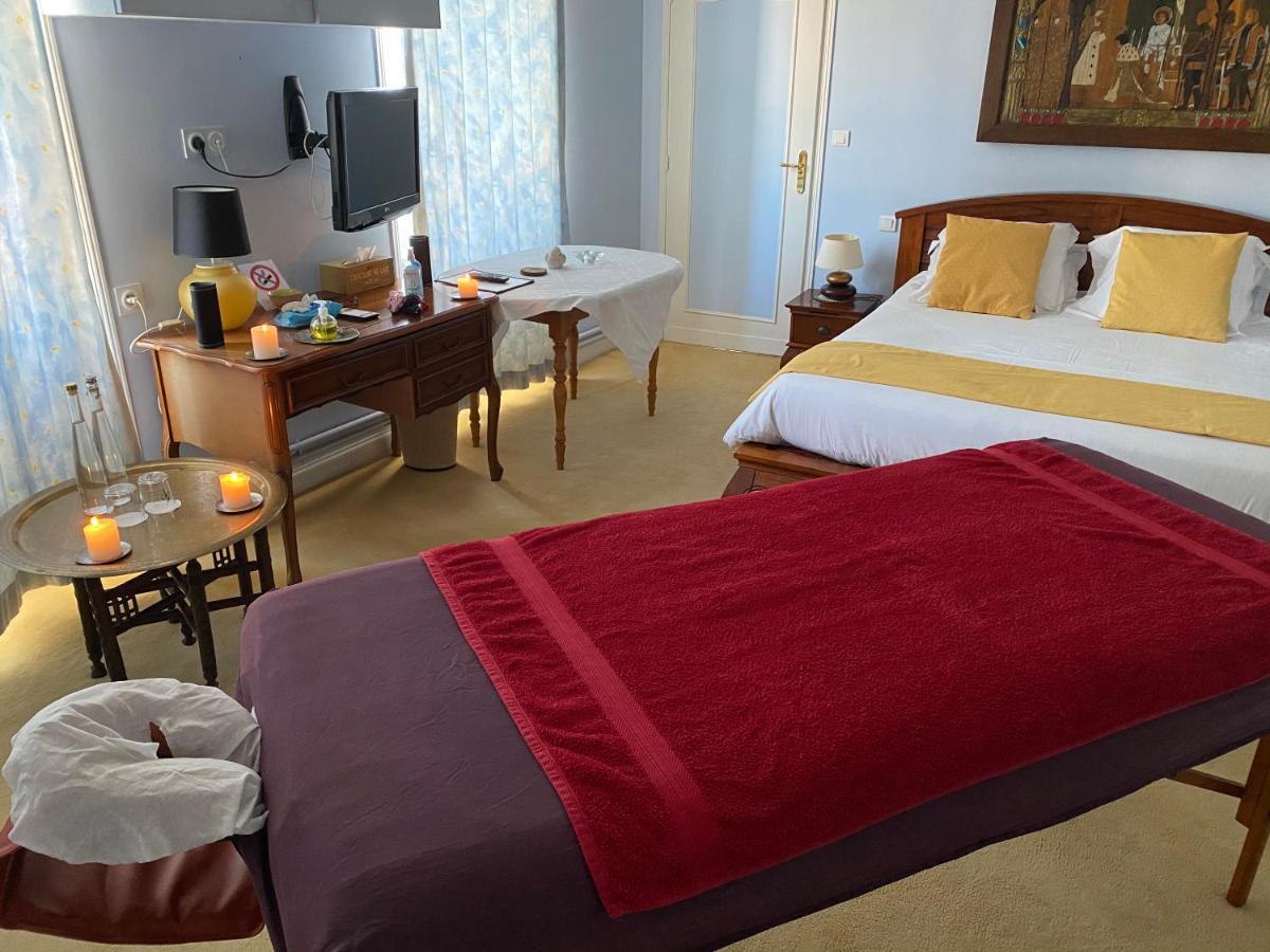 Logis Hotels Domaine Du Chatelard Dirac Экстерьер фото