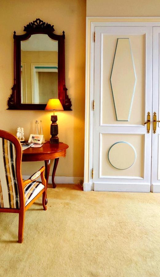 Logis Hotels Domaine Du Chatelard Dirac Экстерьер фото