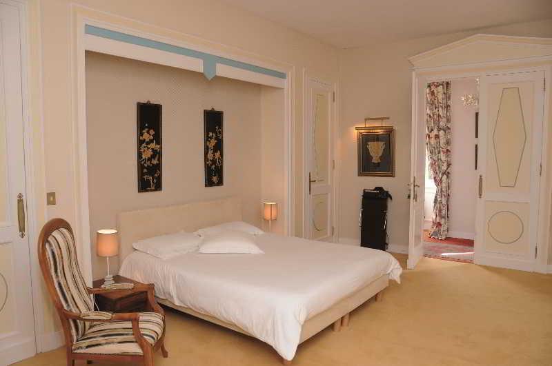 Logis Hotels Domaine Du Chatelard Dirac Экстерьер фото