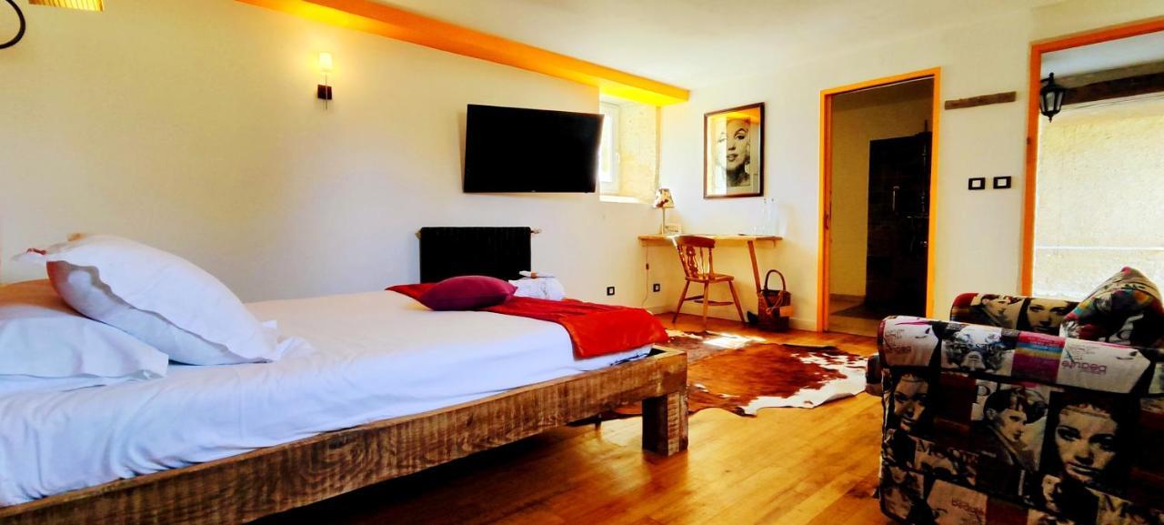 Logis Hotels Domaine Du Chatelard Dirac Экстерьер фото