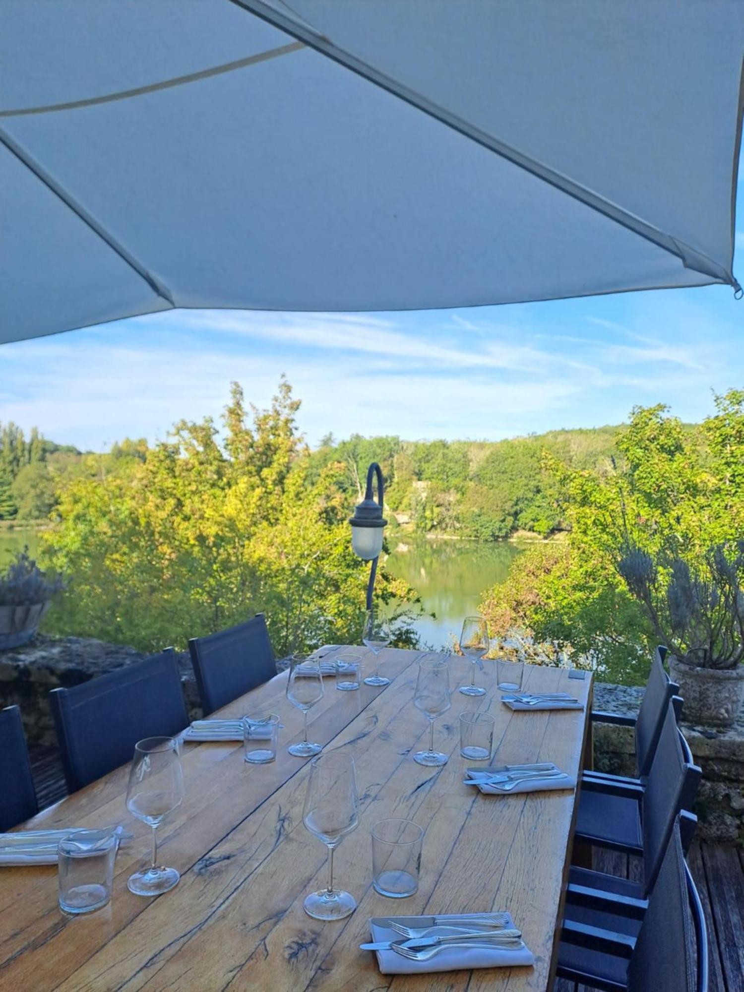Logis Hotels Domaine Du Chatelard Dirac Экстерьер фото